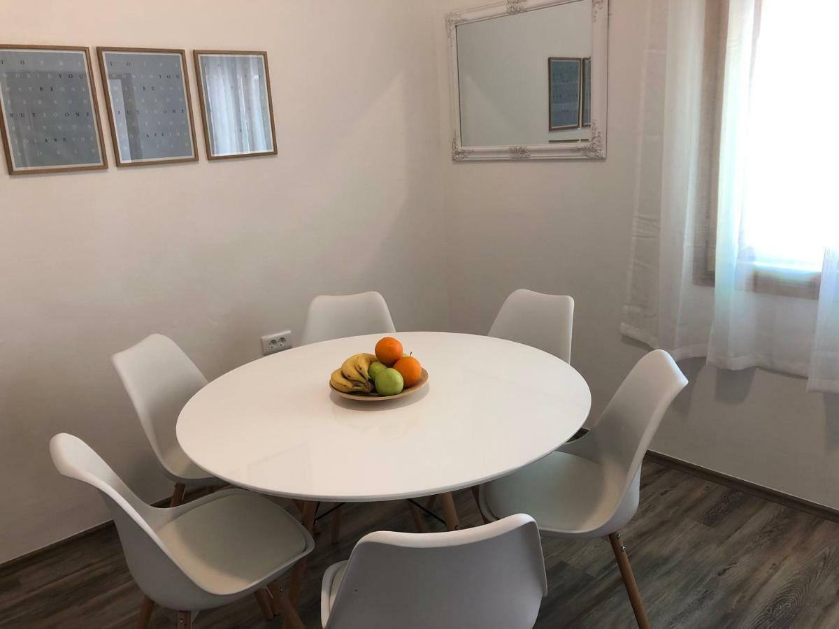 Apartment Check In Πούλα Εξωτερικό φωτογραφία